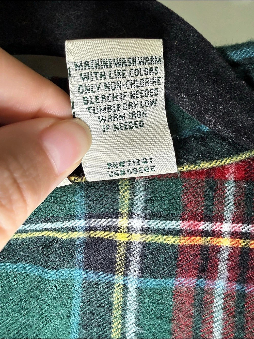 L.L.Bean Men's Scotch Plaid Cotton Flannel Shirt Tartan Green & Red Size Medium - Picture 4 of 15